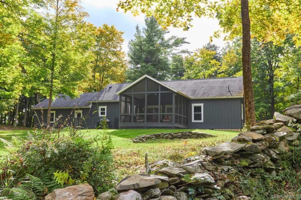 10 Old Primrose Hill, Rhinebeck, NY 12572 - Photo 3 of 22