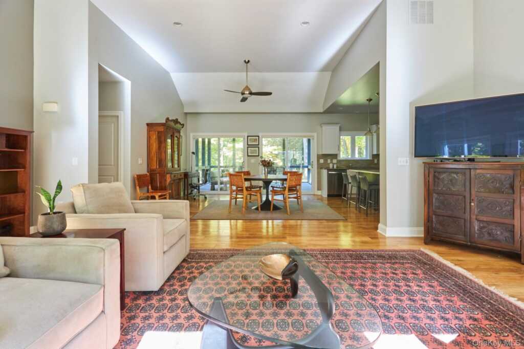 10 Old Primrose Hill, Rhinebeck, NY 12572 - Photo 6 of 22