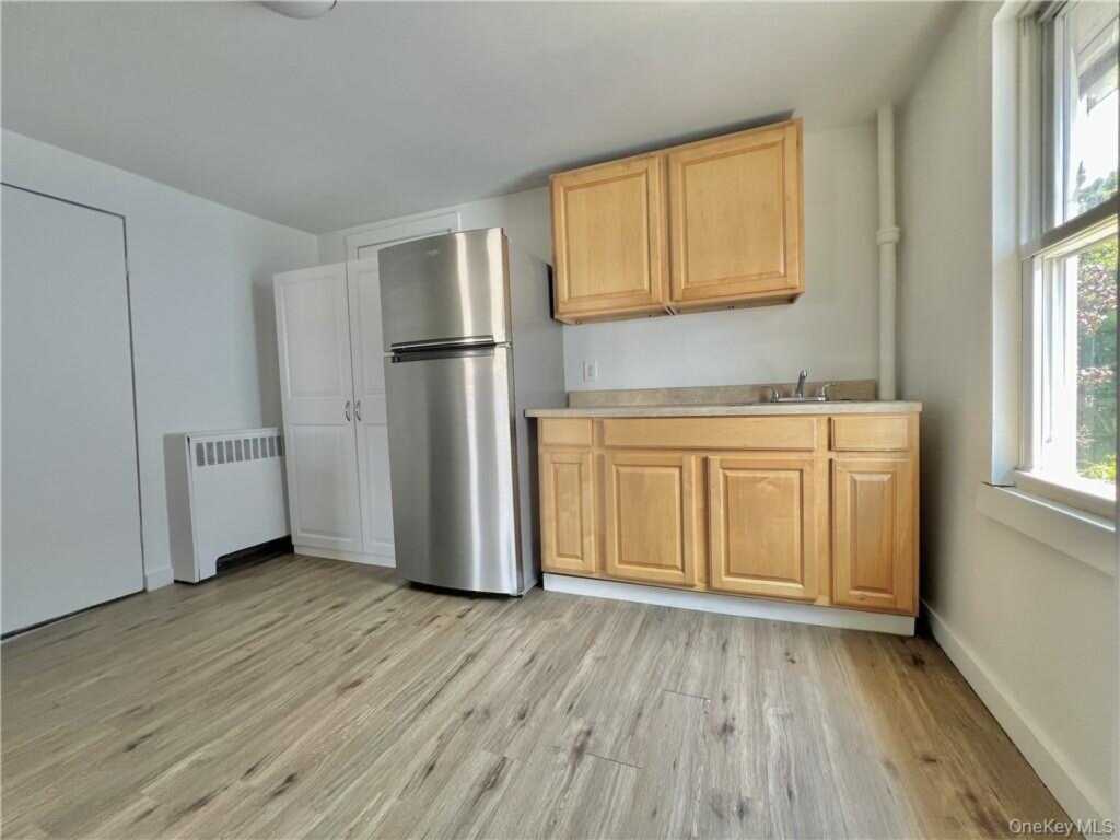 25 S Prospect Street, Unit #2, Kingston, NY 12401 - Photo 2 of 17