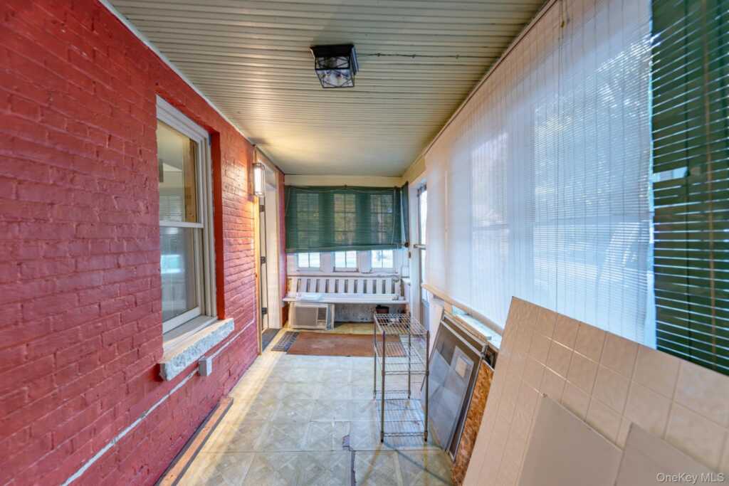 35 Rock Street, Kingston, NY 12401 - Photo 3 of 23