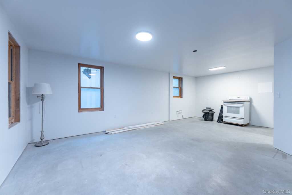 35 Rock Street, Kingston, NY 12401 - Photo 7 of 23
