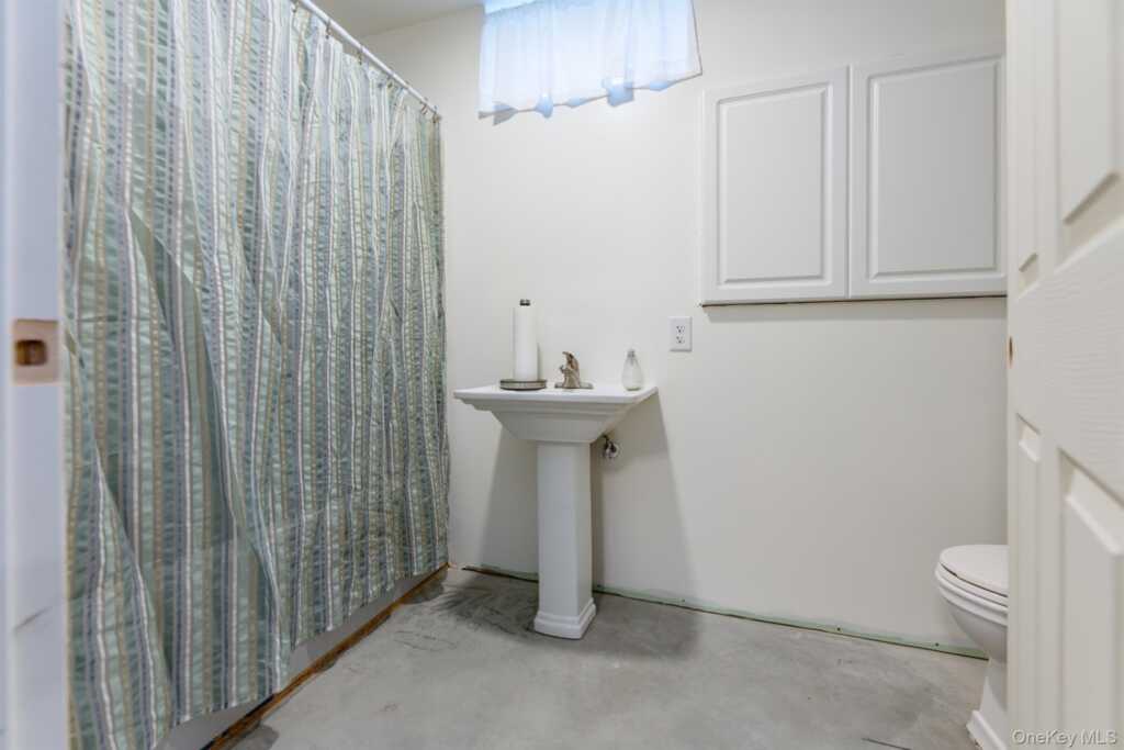 35 Rock Street, Kingston, NY 12401 - Photo 8 of 23