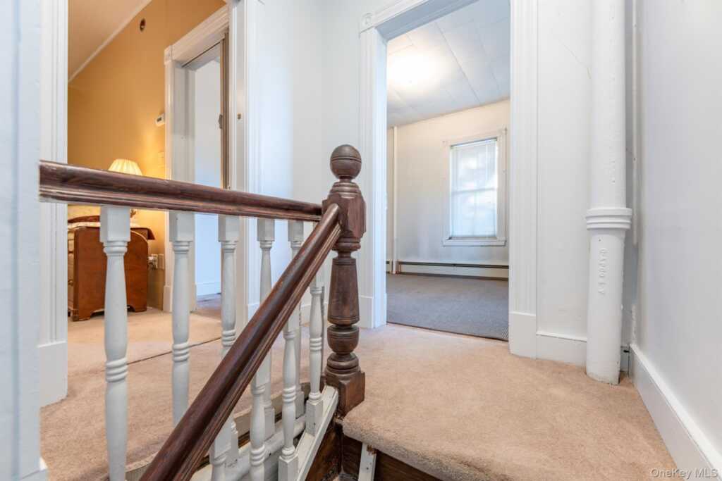 35 Rock Street, Kingston, NY 12401 - Photo 9 of 23