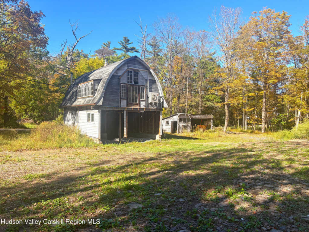 424 High Falls Road, Saugerties, NY 12477 - Photo 3 of 20