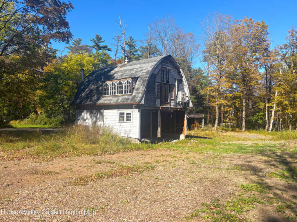 424 High Falls Road, Saugerties, NY 12477 - Photo 4 of 20