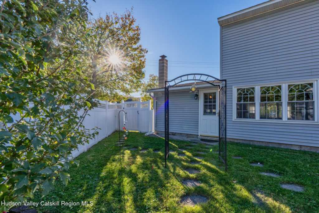 20 Meadowbrook Drive, Kingston, NY 12401 - Photo 23 of 34