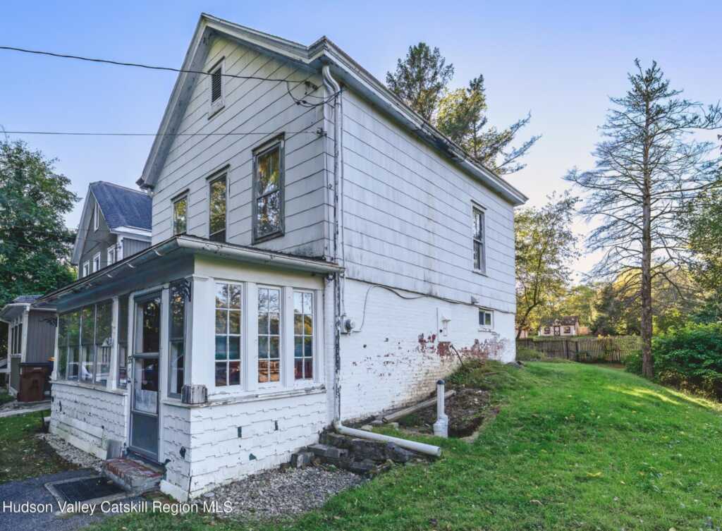 35 Rock Street, Kingston, NY 12401