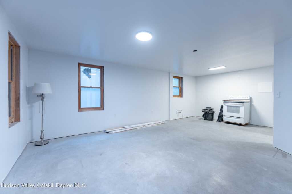 35 Rock Street, Kingston, NY 12401 - Photo 4 of 23