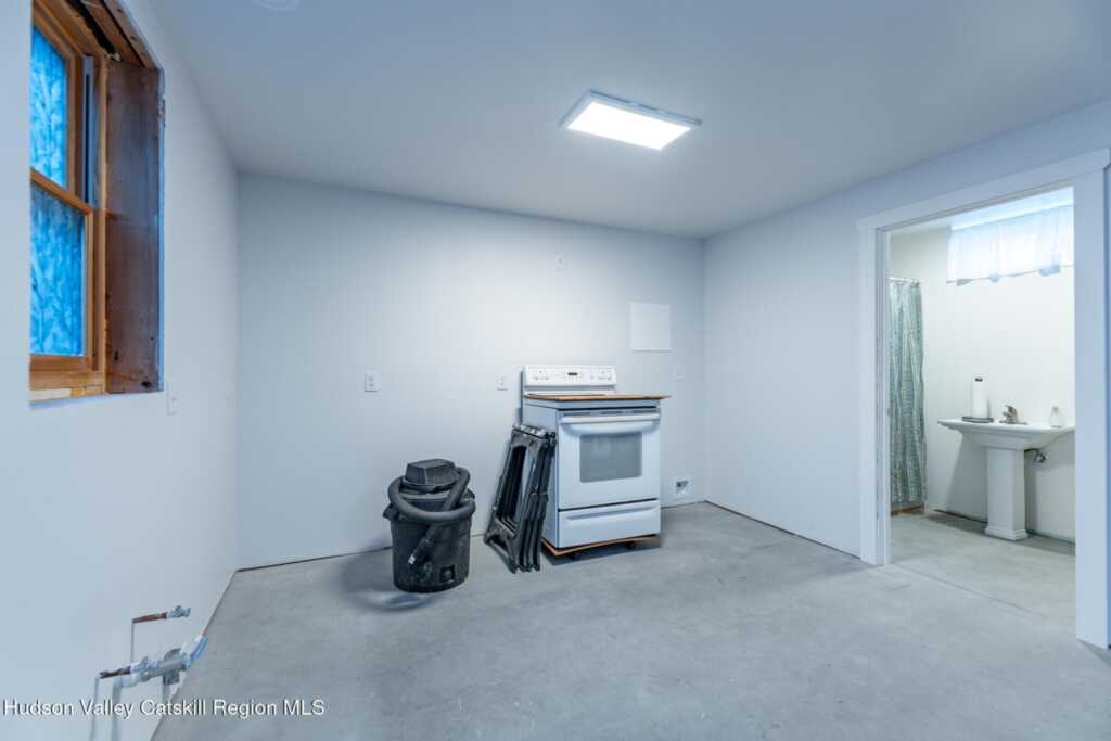 35 Rock Street, Kingston, NY 12401 - Photo 5 of 23