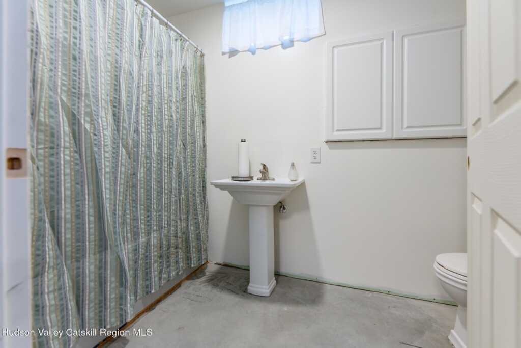 35 Rock Street, Kingston, NY 12401 - Photo 8 of 23