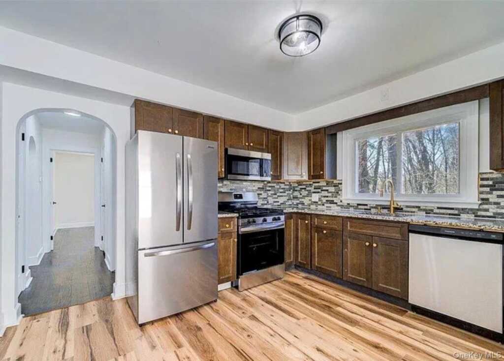 63 Fairview Avenue, Kingston, NY 12401 - Photo 5 of 28