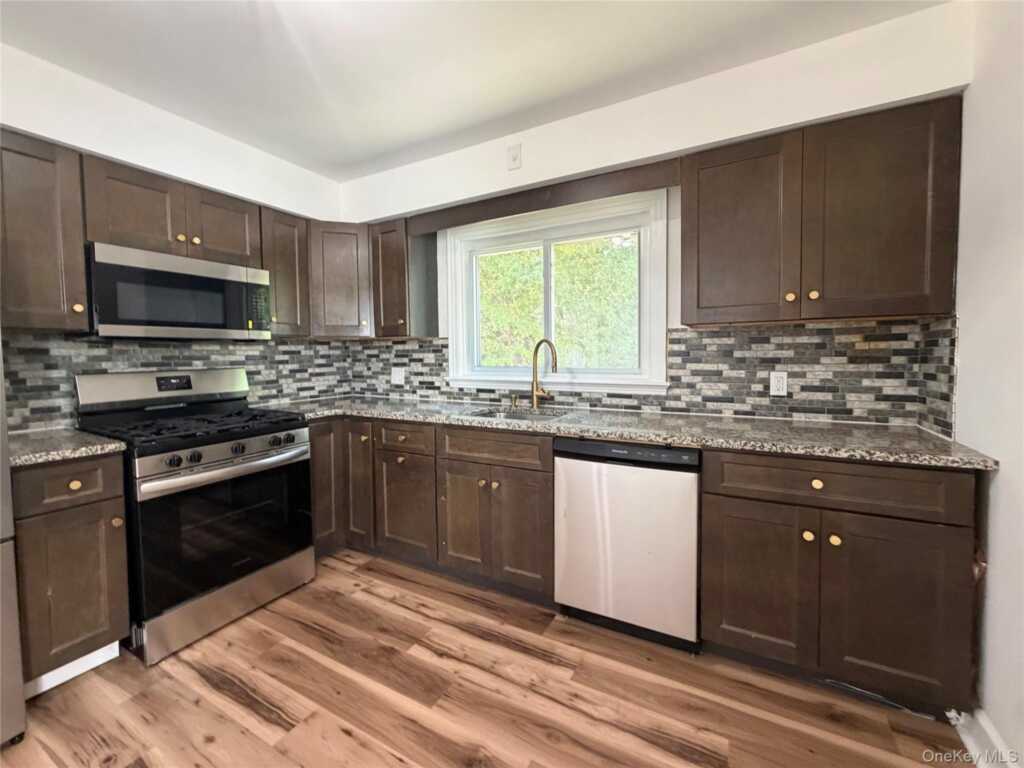 63 Fairview Avenue, Kingston, NY 12401 - Photo 7 of 28