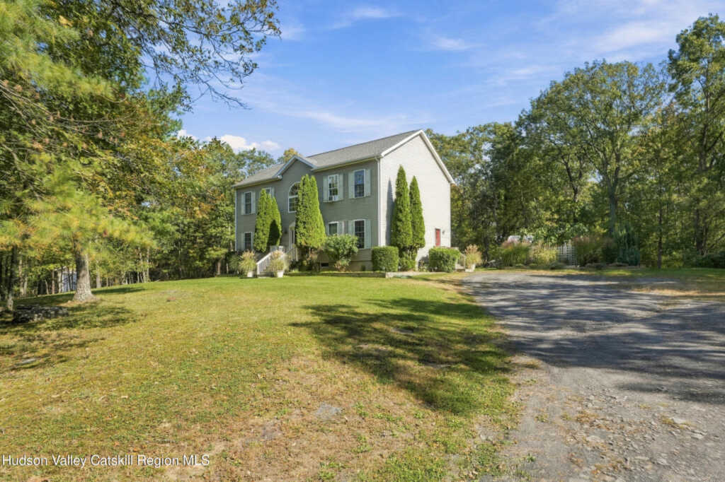19 Brayden Lane, Saugerties, NY 12477 - Photo 3 of 43