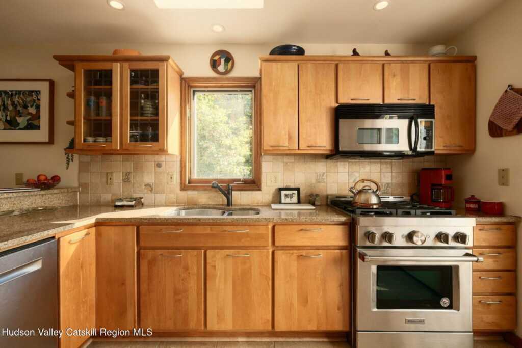 22 Mrs Franks Road, Saugerties, NY 12477 - Photo 10 of 41