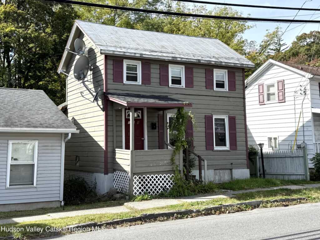 108 Bridge Street, Saugerties, NY 12477 - Photo 2 of 18