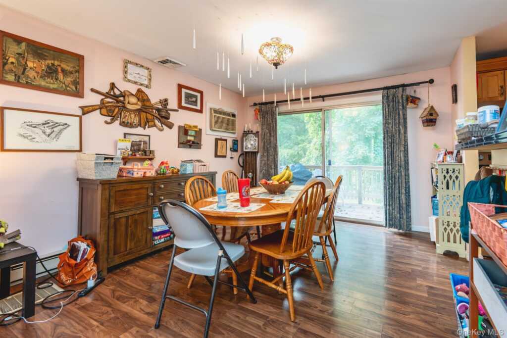 41 Hillcrest Avenue, Kingston, NY 12401 - Photo 8 of 34