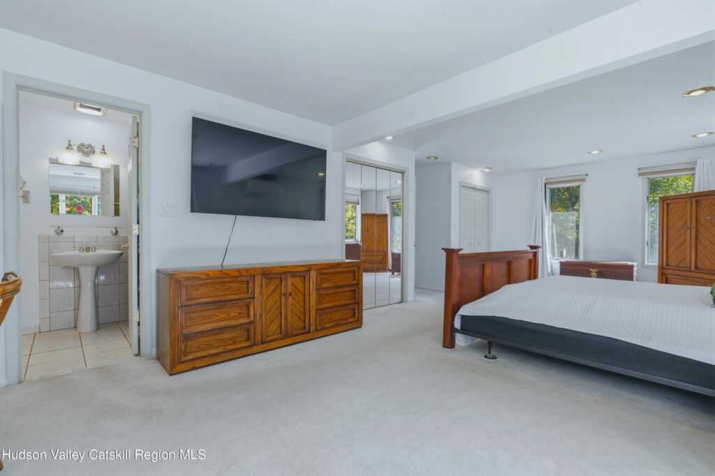 10 Manorville Road, Saugerties, NY 12477 - Photo 18 of 34
