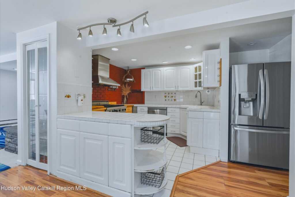 10 Manorville Road, Saugerties, NY 12477 - Photo 8 of 34