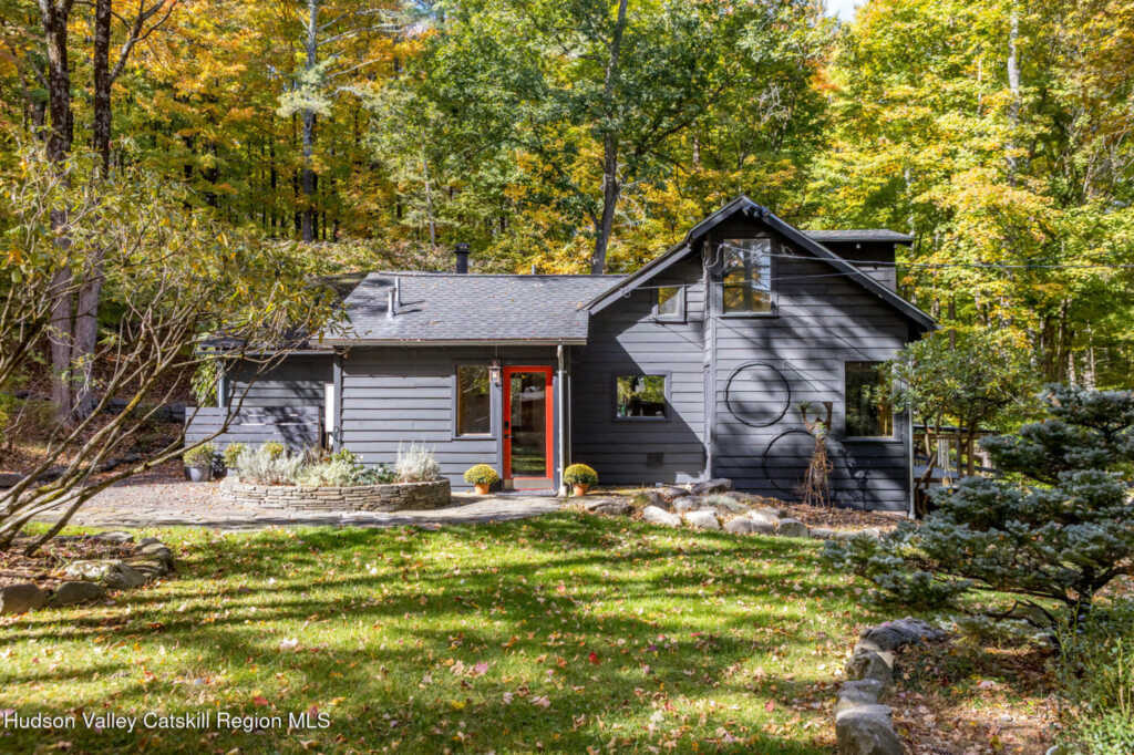 38 Hill 99, Woodstock, NY 12498