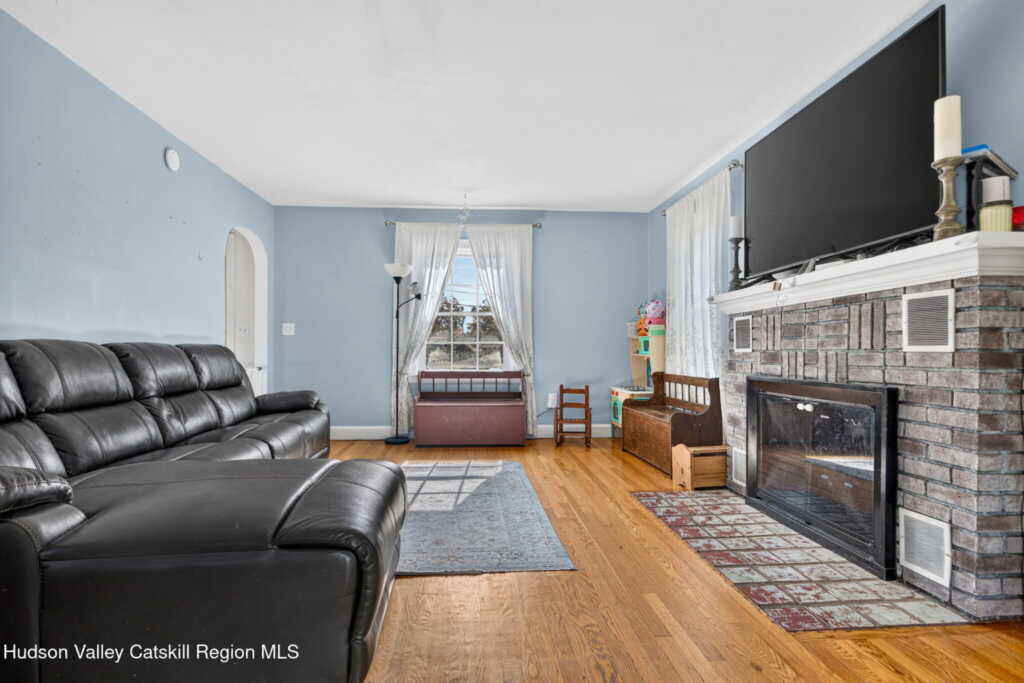42 Harding Avenue, Kingston, NY 12401 - Photo 4 of 22