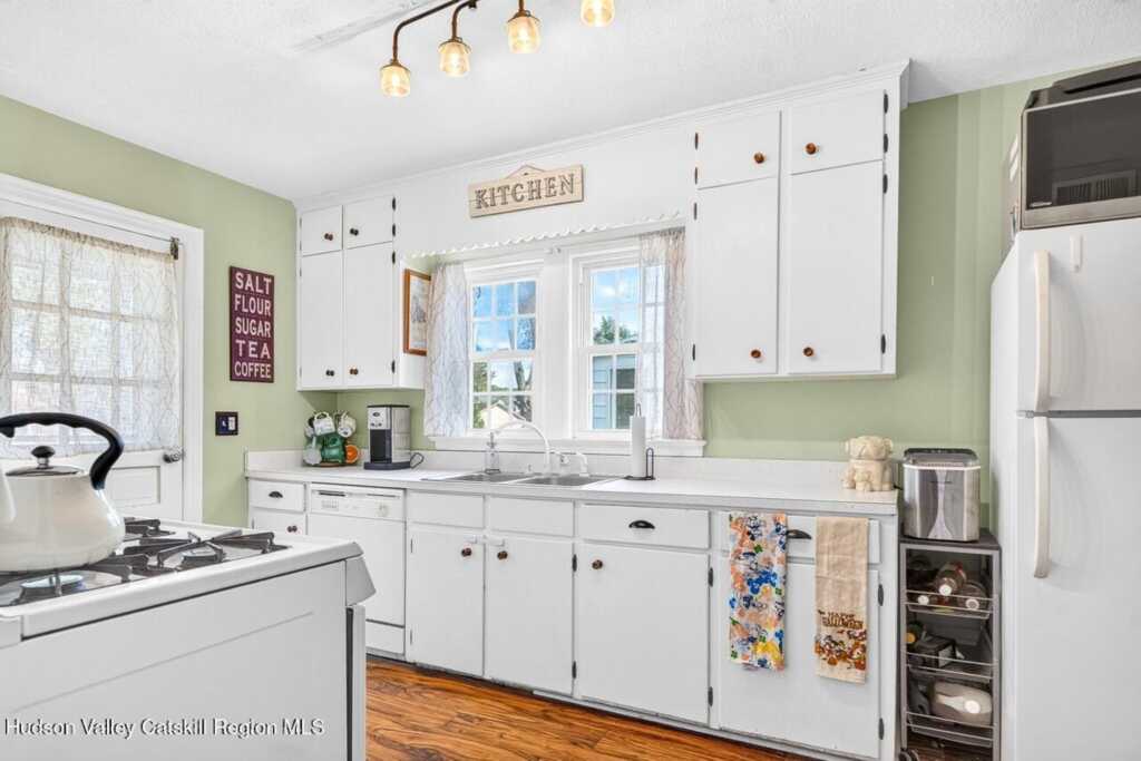 42 Harding Avenue, Kingston, NY 12401 - Photo 7 of 22