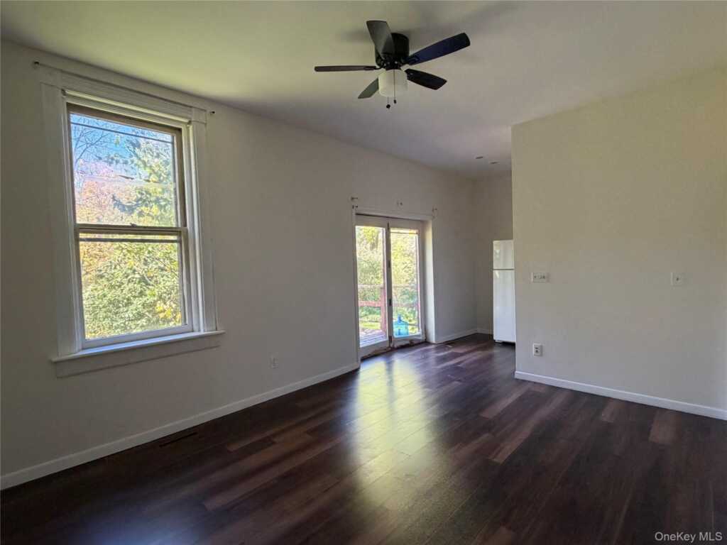 165 Ulster Avenue, Unit #6, Saugerties, NY 12477 - Photo 2 of 11