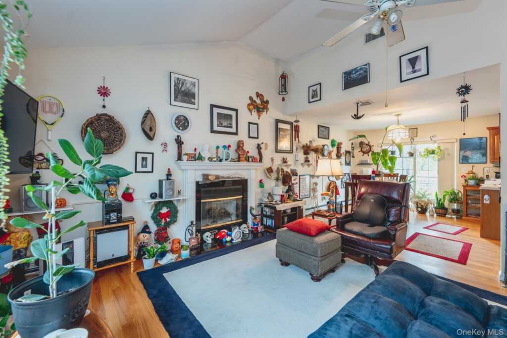42 Colonial Drive, Rosendale, NY 12486 - Photo 5 of 47