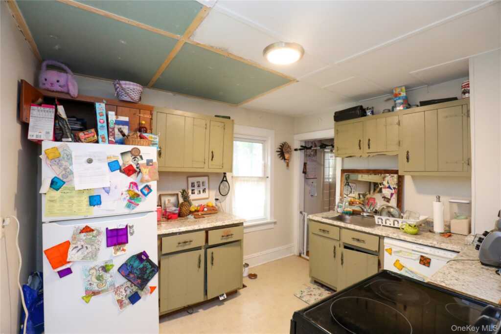118 Fairview Avenue, Kingston, NY 12401 - Photo 6 of 13