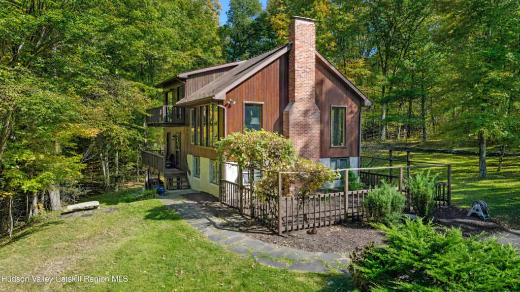 5 Laurel Court, Saugerties, NY 12477 - Photo 2 of 50