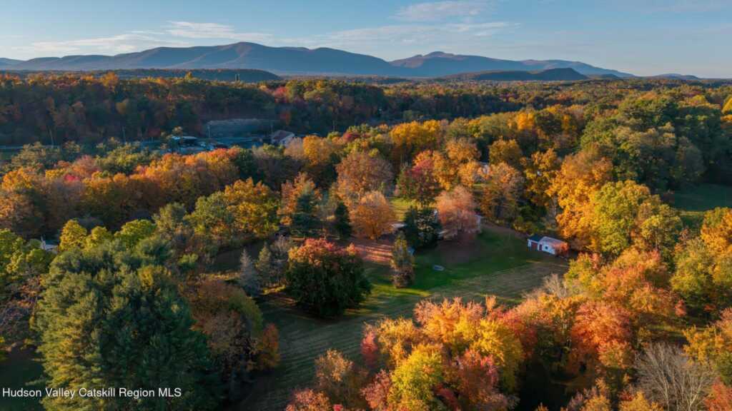 168 Old Stage Road, Saugerties, NY 12477 - Photo 3 of 50