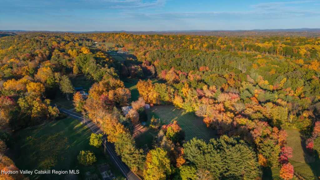 168 Old Stage Road, Saugerties, NY 12477 - Photo 4 of 50
