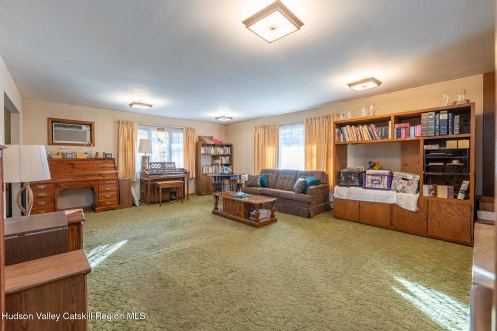 168 Old Stage Road, Saugerties, NY 12477 - Photo 5 of 50