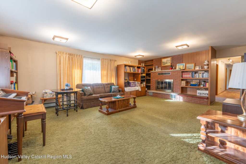 168 Old Stage Road, Saugerties, NY 12477 - Photo 6 of 50