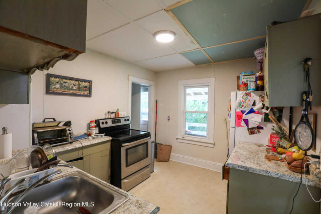 118 Fairview Avenue, Kingston, NY 12401 - Photo 9 of 16