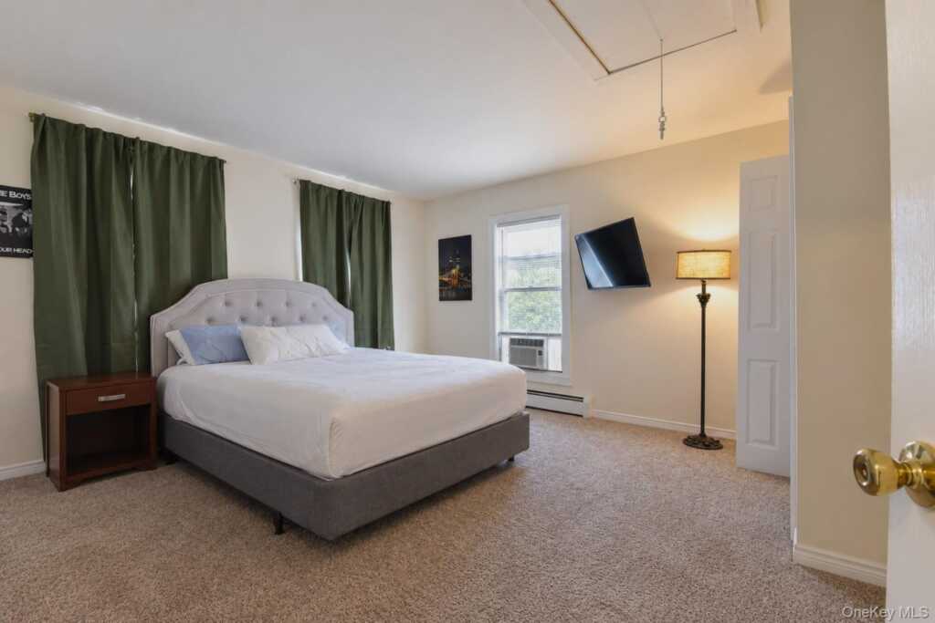 180 Foxhall Avenue, Kingston, NY 12401 - Photo 12 of 18