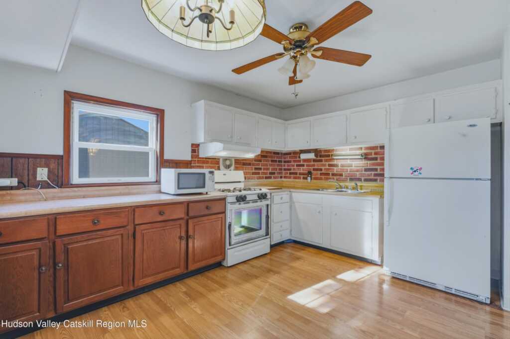 12 Edgewood Drive, Saugerties, NY 12477 - Photo 5 of 22