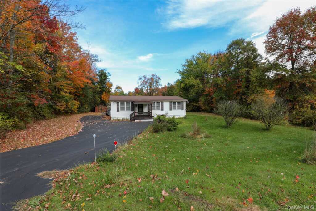 52 Belvedere Lane, Saugerties, NY 12477