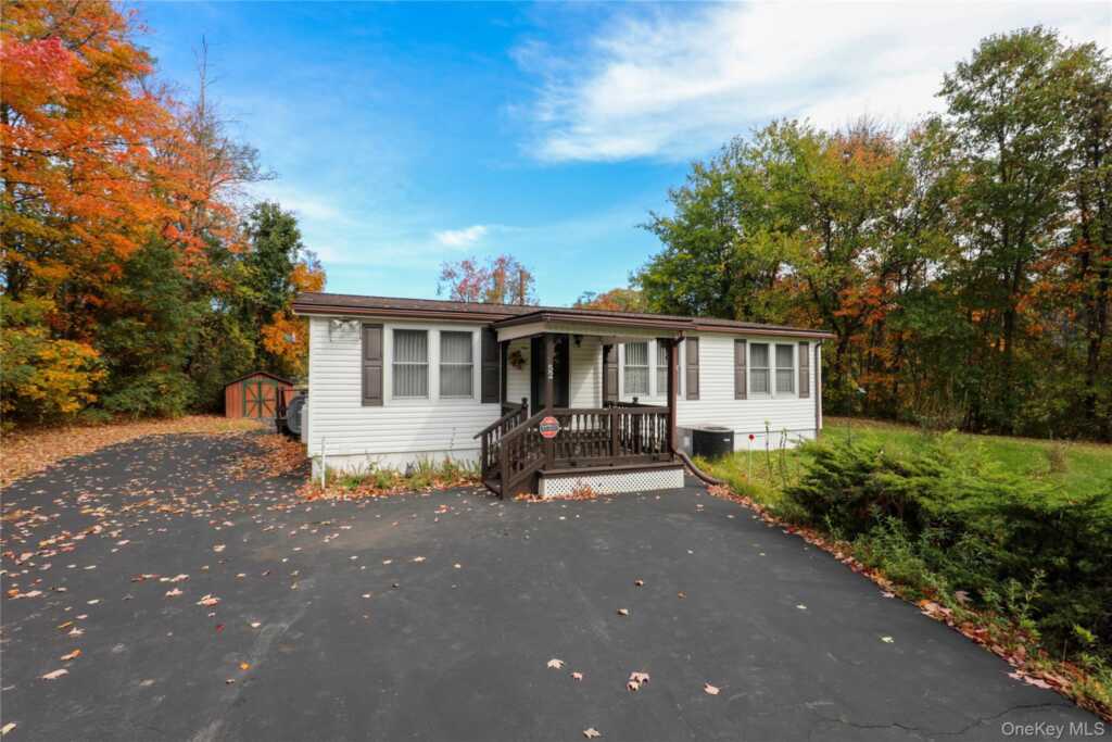 52 Belvedere Lane, Saugerties, NY 12477 - Photo 2 of 22