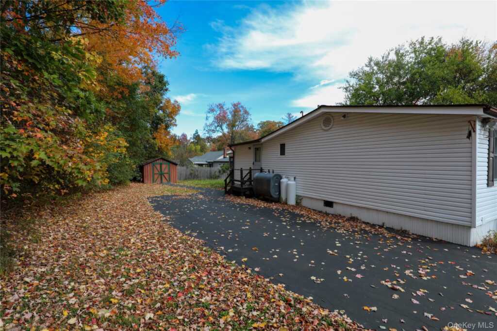 52 Belvedere Lane, Saugerties, NY 12477 - Photo 4 of 22