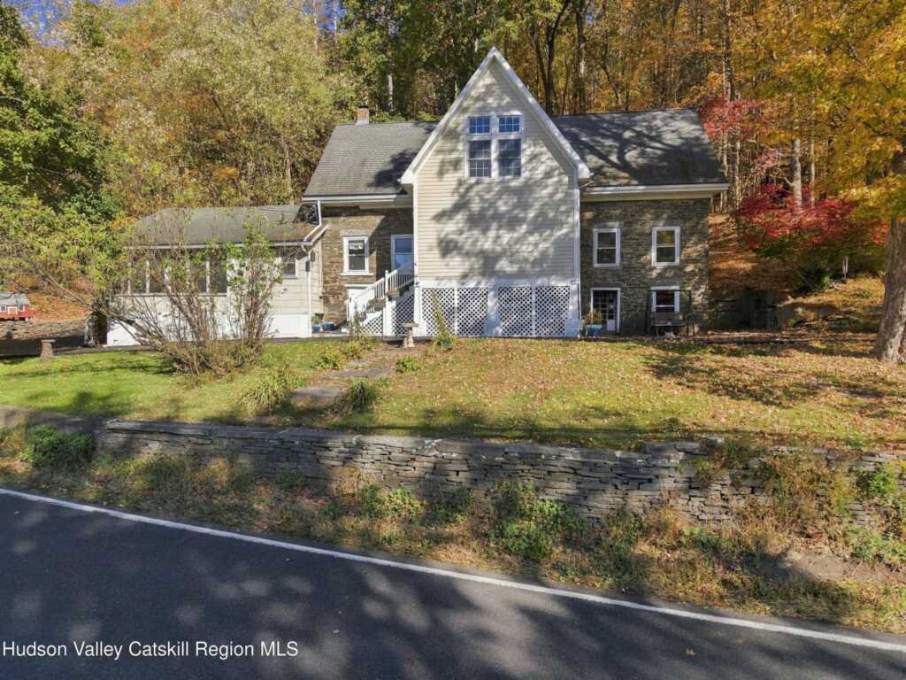 696 Sawkill Road, Kingston, NY 12401