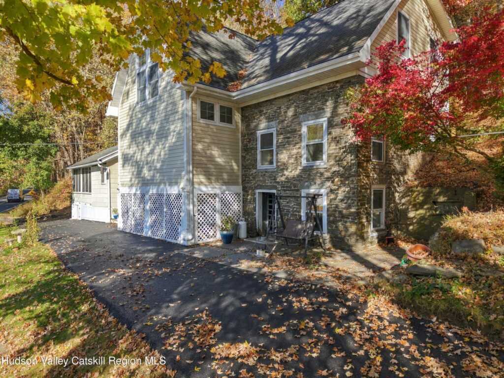 696 Sawkill Road, Kingston, NY 12401 - Photo 4 of 50