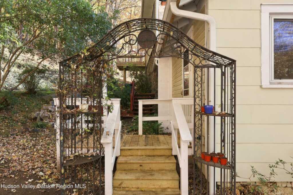 696 Sawkill Road, Kingston, NY 12401 - Photo 7 of 50