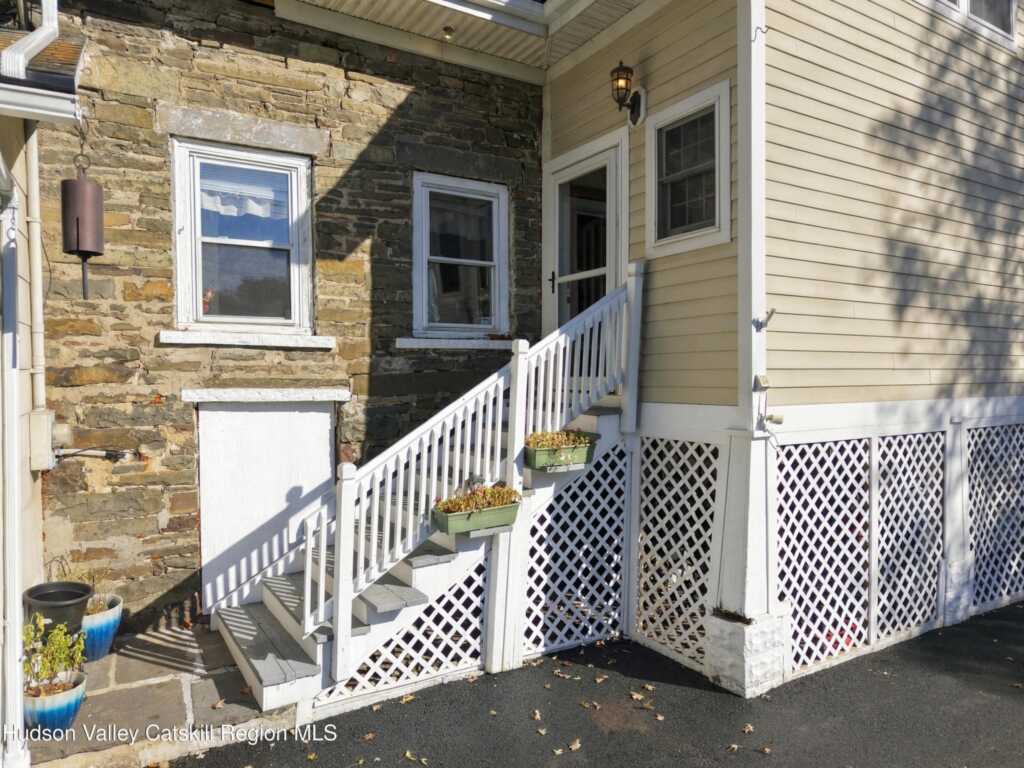 696 Sawkill Road, Kingston, NY 12401 - Photo 9 of 50