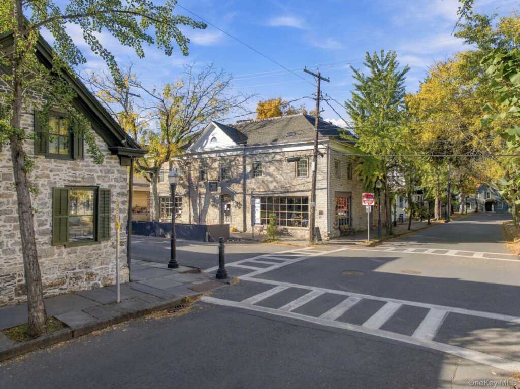 82 John Street, Kingston, NY 12401 - Photo 7 of 50