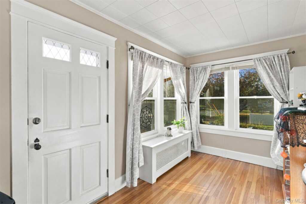 14 Madison Avenue, Kingston, NY 12401 - Photo 3 of 27