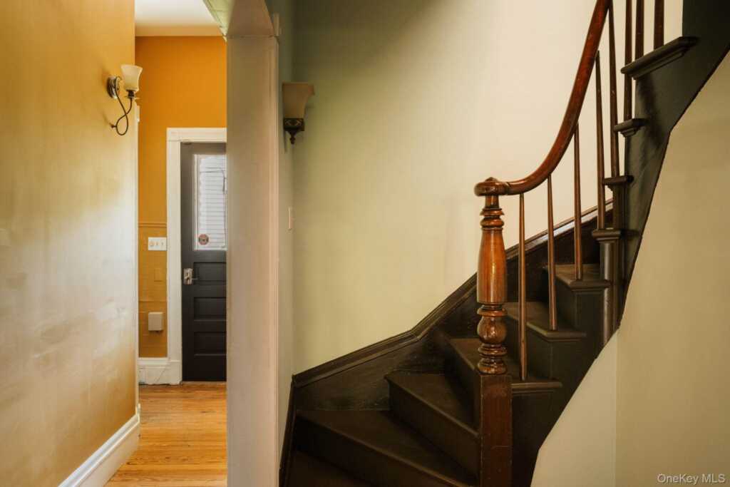 38 Maiden Lane, Kingston, NY 12401 - Photo 16 of 50