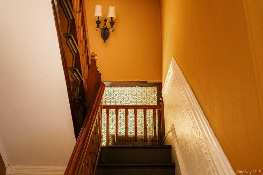 38 Maiden Lane, Kingston, NY 12401 - Photo 3 of 50