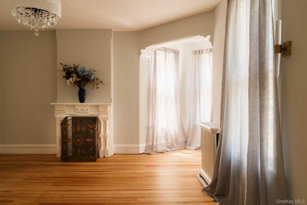 38 Maiden Lane, Kingston, NY 12401 - Photo 4 of 50
