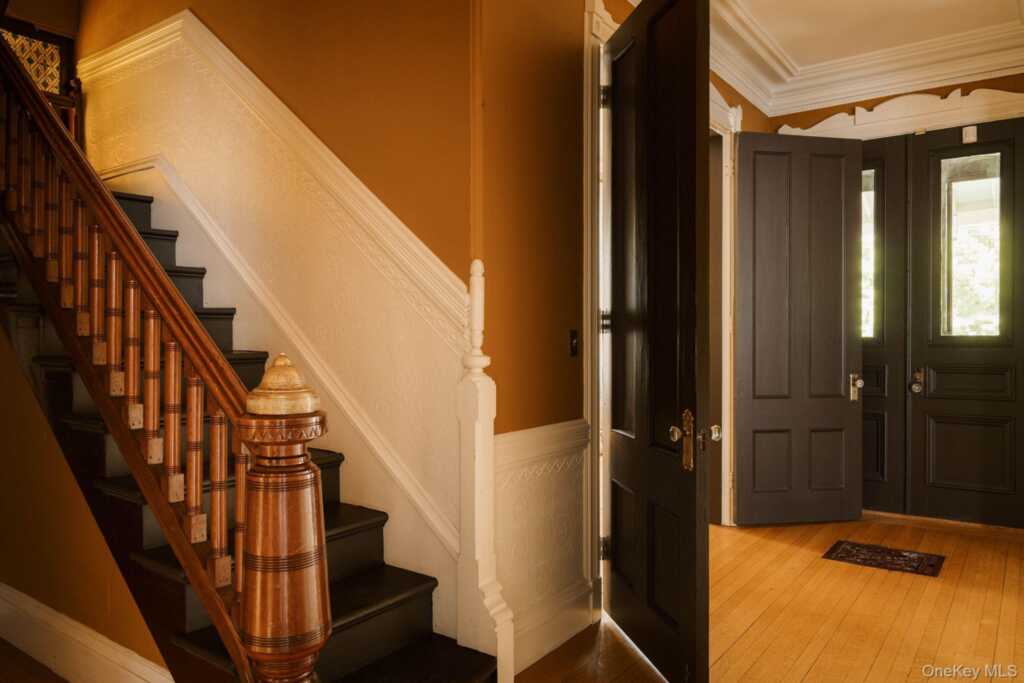 38 Maiden Lane, Kingston, NY 12401 - Photo 7 of 50