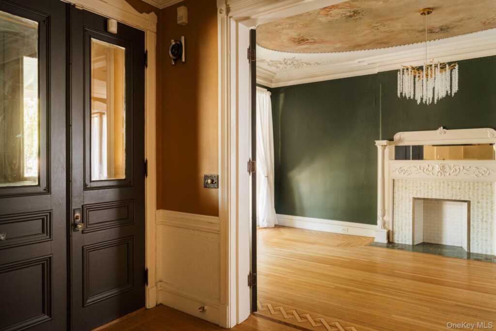 38 Maiden Lane, Kingston, NY 12401 - Photo 8 of 50